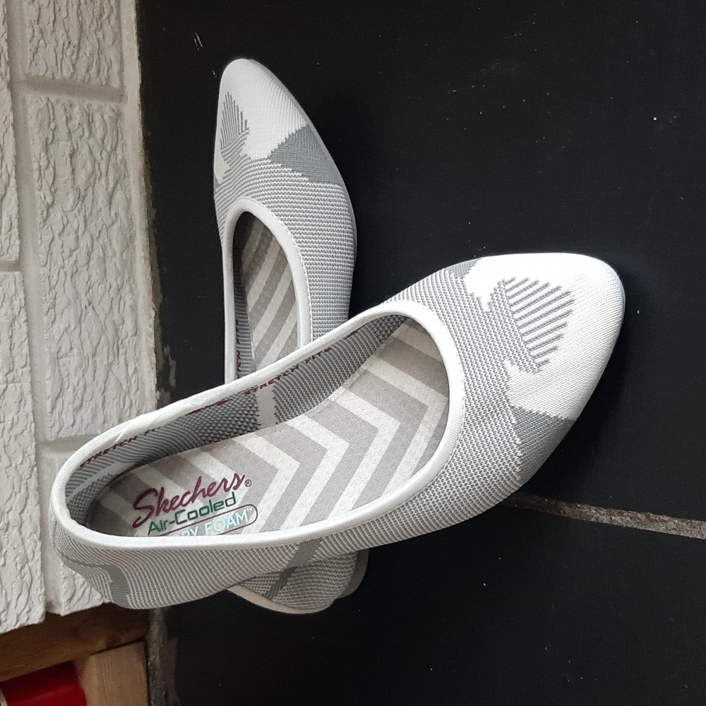 Skechers Women's Flats in Gray and White